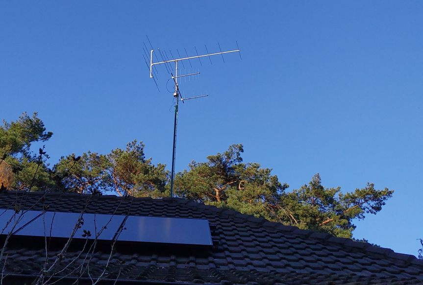 New set-up - stacked logpers beneath the Körner FM antenna.