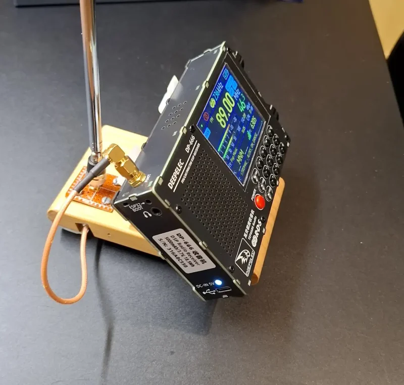 DP-666 on a stand with a fixed antenna input